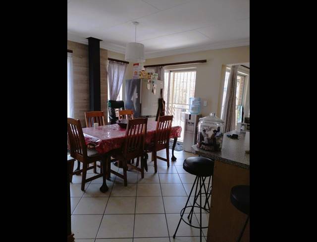 3 BEDROOM TOWNHOUSE FOR SALE IN ELDORAIGNE